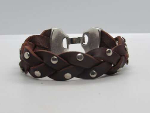 Pulsera trenzada decorada